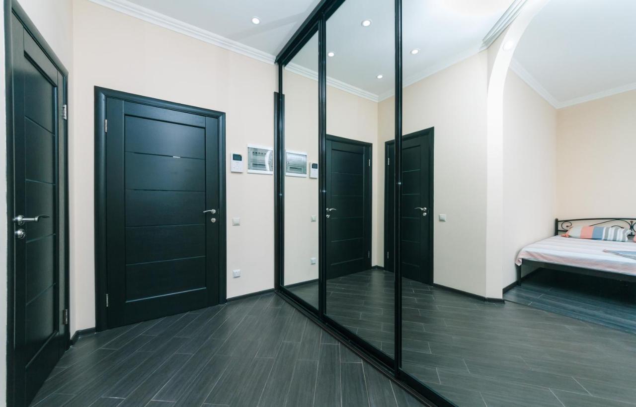 Ferienwohnung 1К Люкс На Жилянская 118 Kiew Exterior foto